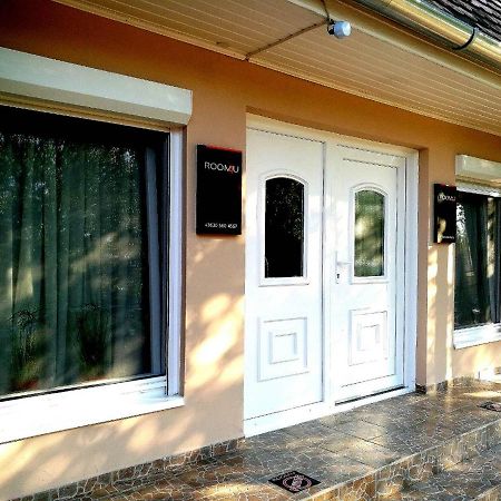 Room4U Apartment Balatonszárszó Exterior foto