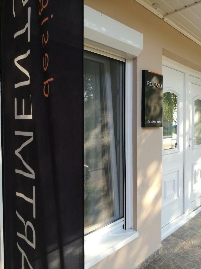 Room4U Apartment Balatonszárszó Exterior foto